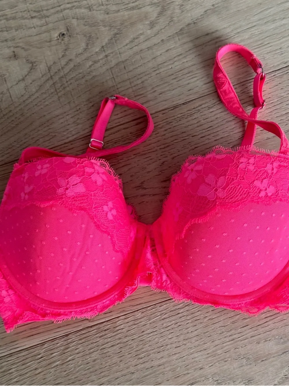 Victoria's Secret Pink Lace Underwire Bra Push Up 34DD - Picture 1 of 8